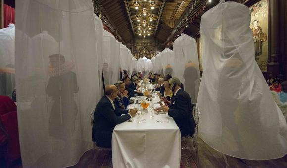 Dîner surréaliste à l'Hôtel de Ville de Bruxelles