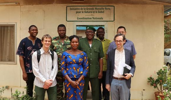 Family photo at the CN-IGMVSS at the end of the discussions